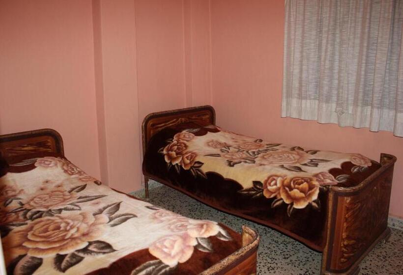 آپارتمان 3 خوابه, Bauhaus Motel