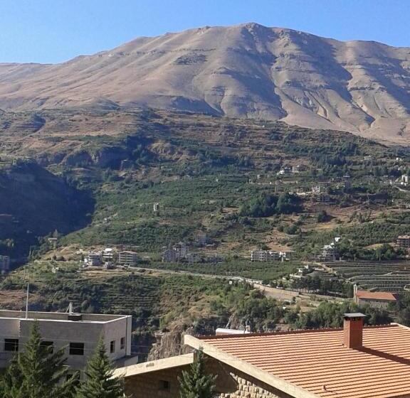 آپارتمان 3 خوابه, Bauhaus Motel