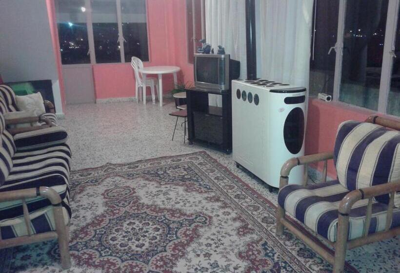 تختخواب در اتاق مشترک, Bauhaus Motel