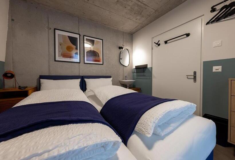 스탠다드 룸, Ambrosia Hüsli