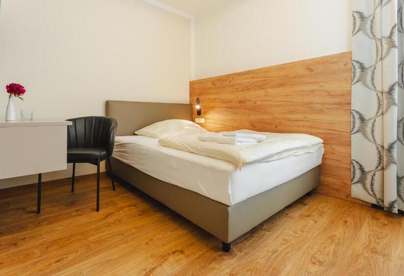 Quarto Estandar Individual, Die Pension Galle