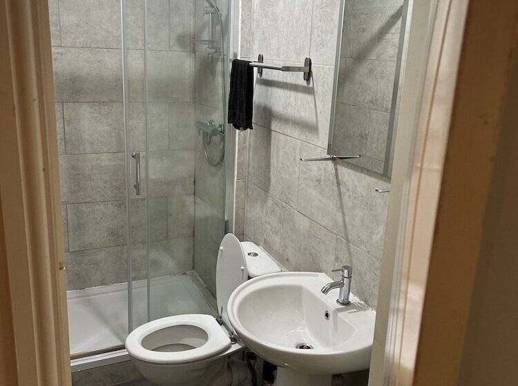 Номер Стандарт, Quirky Oasis Anfield