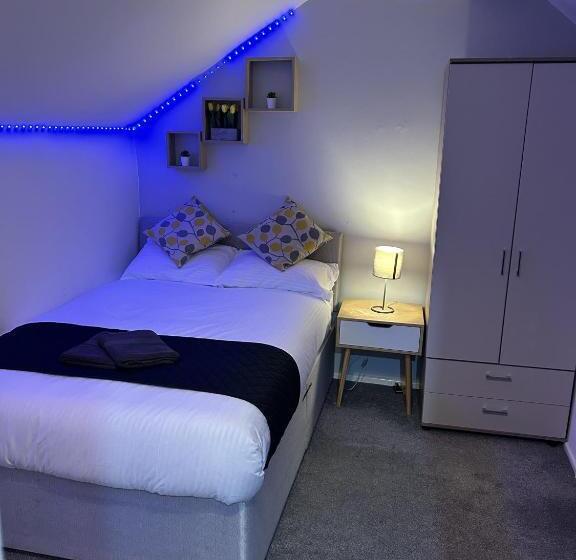 Номер Стандарт, Quirky Oasis Anfield