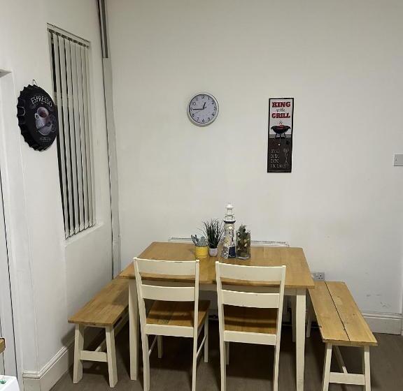 Номер Стандарт Совместная Ванная, Quirky Oasis Anfield