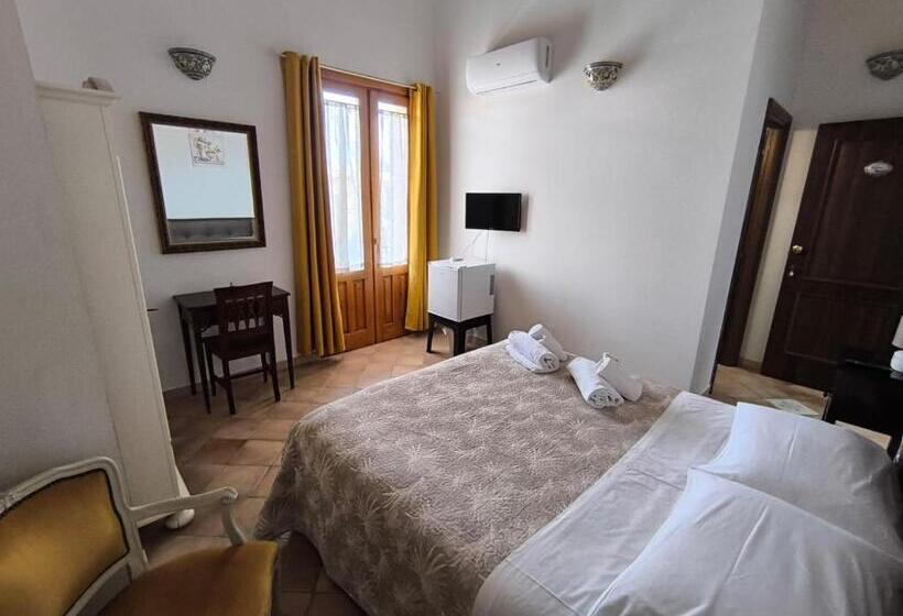 اتاق استاندارد, Avola Opera House