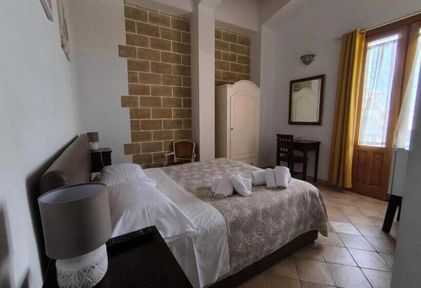 اتاق استاندارد, Avola Opera House