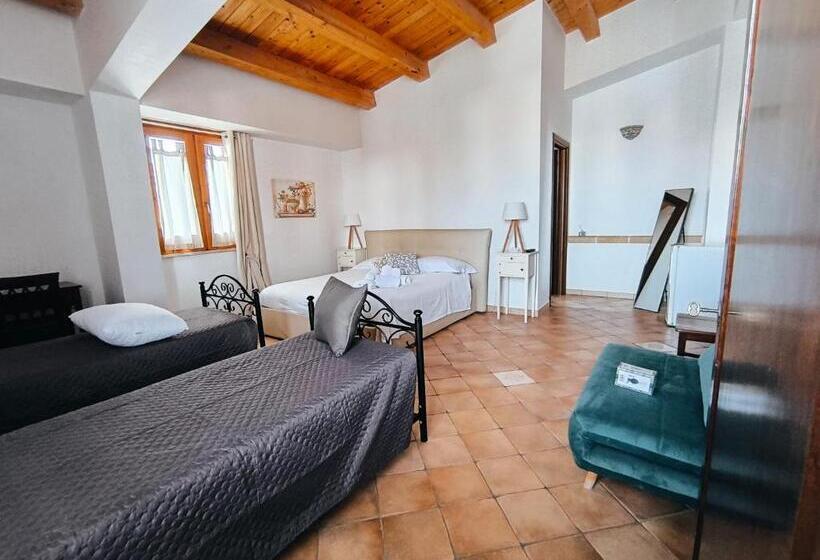 اتاق استاندارد چهار تخته, Avola Opera House