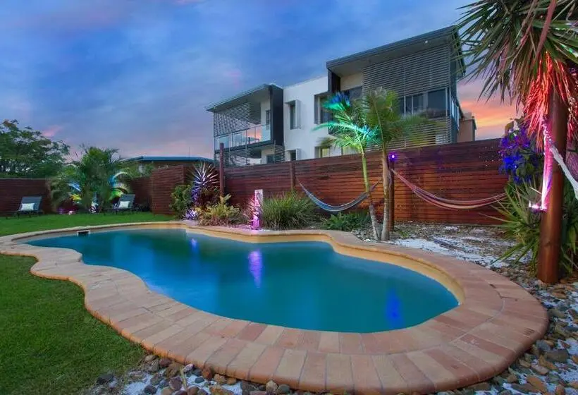 Łóżko we Wspólnym Pokoju, Gladstone Backpackers