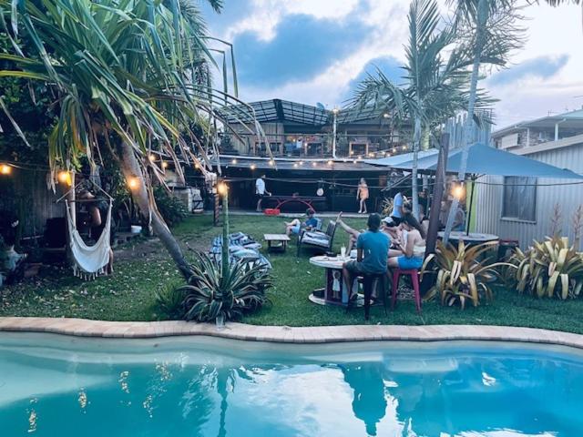 Łóżko we Wspólnym Pokoju, Gladstone Backpackers