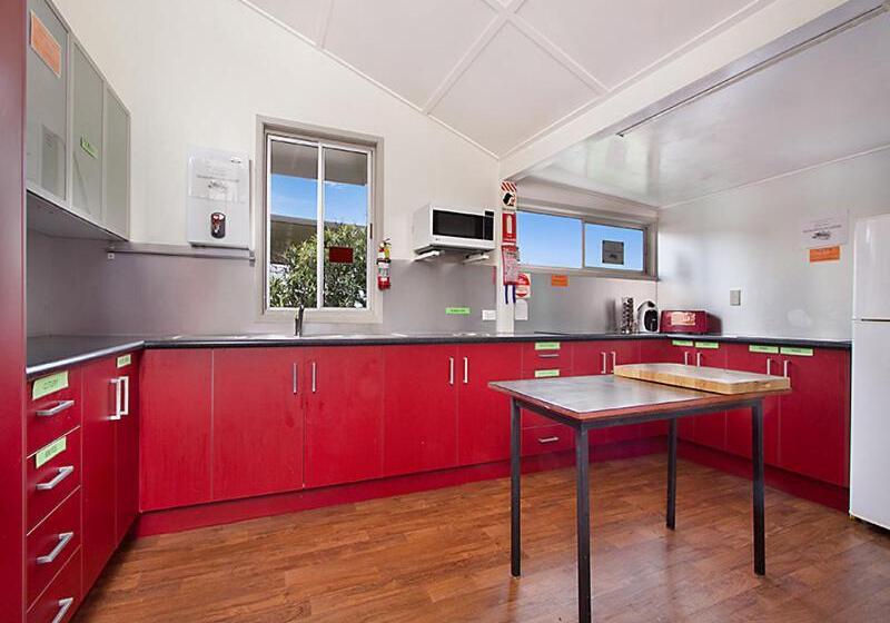 Łóżko we Wspólnym Pokoju, Gladstone Backpackers