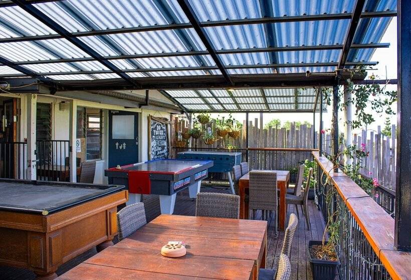 Łóżko we Wspólnym Pokoju, Gladstone Backpackers