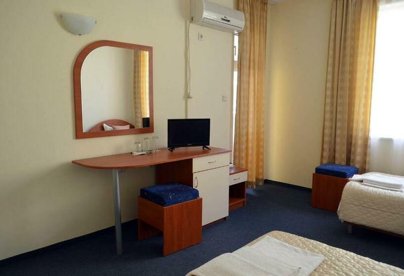 标准三人间, Family Hotel Diana