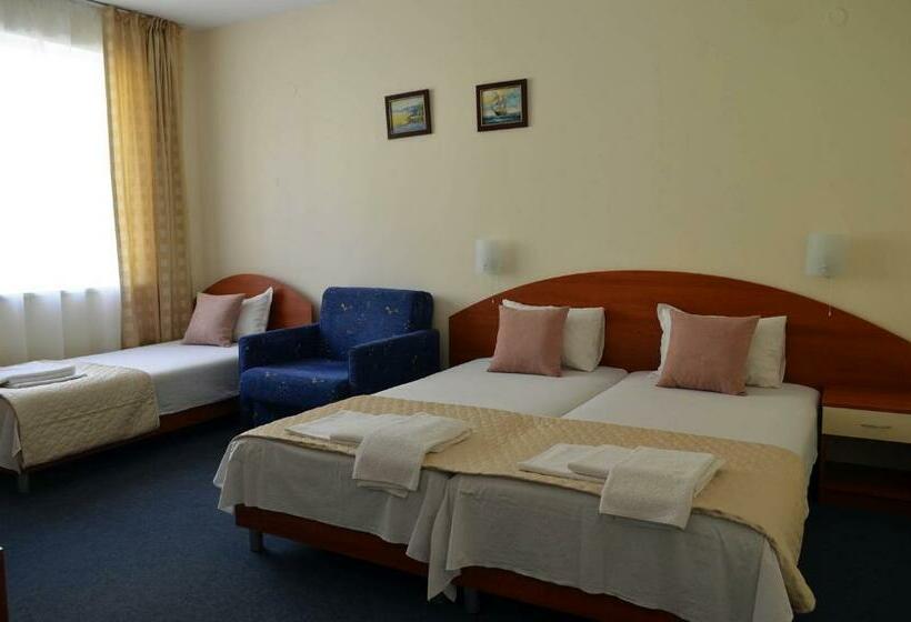 标准三人间, Family Hotel Diana