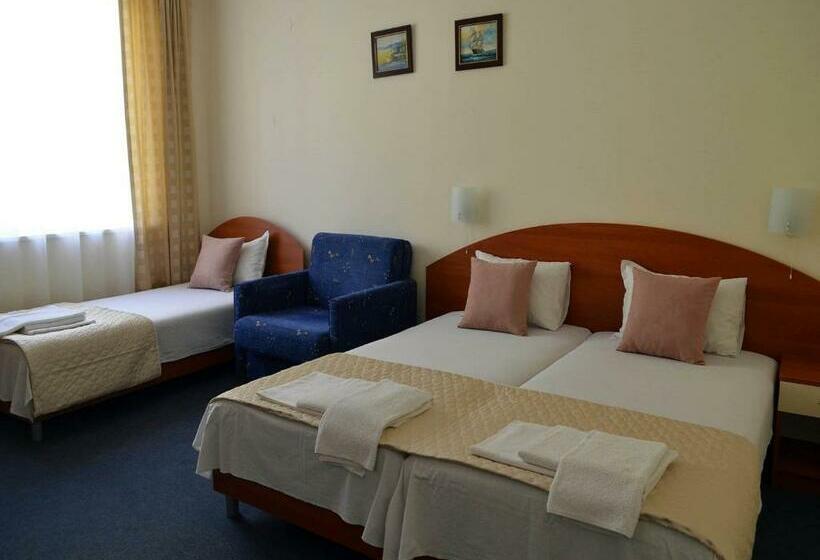 标准三人间, Family Hotel Diana