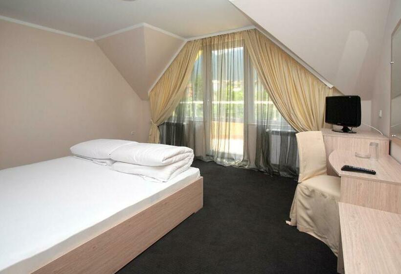 スイート, Family Hotel Diana