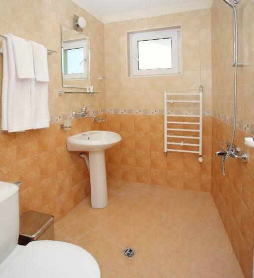 סוויטה, Family Hotel Diana