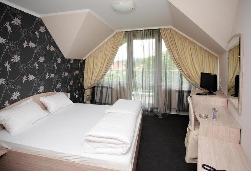 דירה בת חדר שינה 1 עם מרפסת, Family Hotel Diana