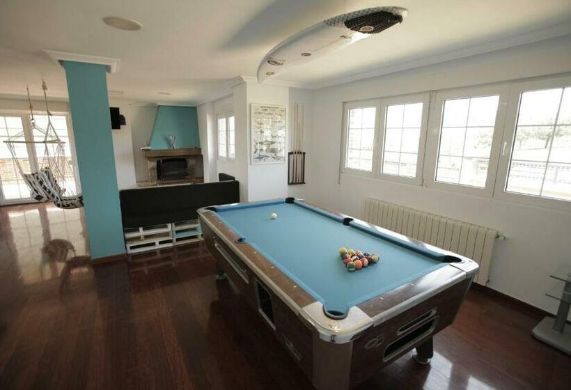 Кровать в Общей Комнате, Gijon Surf Hostel