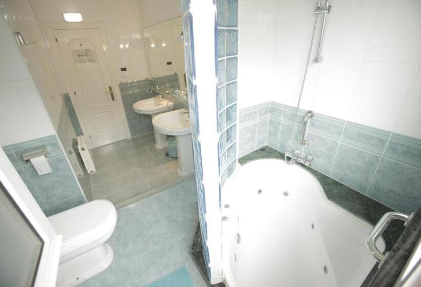 חדר סטנדרט חדר אמבטיה משותף, Gijon Surf Hostel