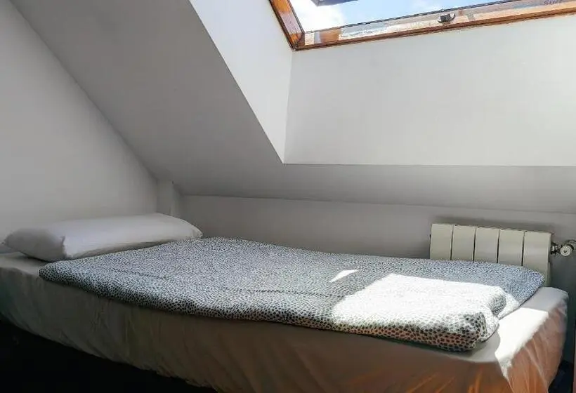 Vuode Makuusalissa, Gijon Surf Hostel