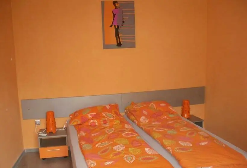 Quarto Estandar com Sacada, Detelina Complex