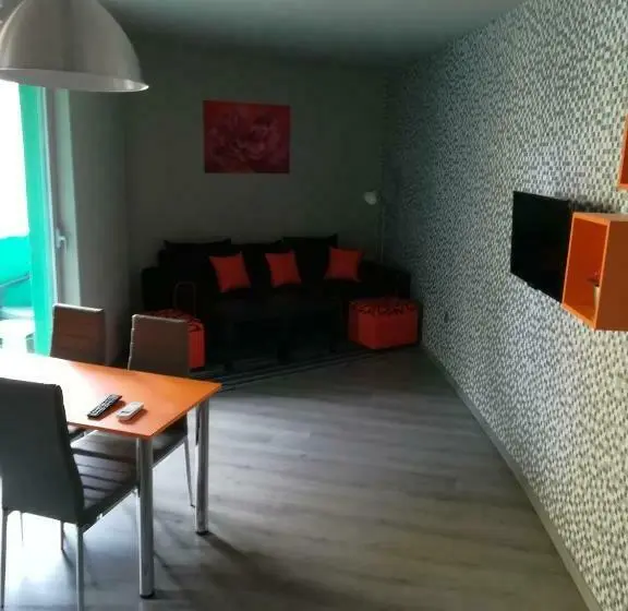 Suite com Varanda, Detelina Complex