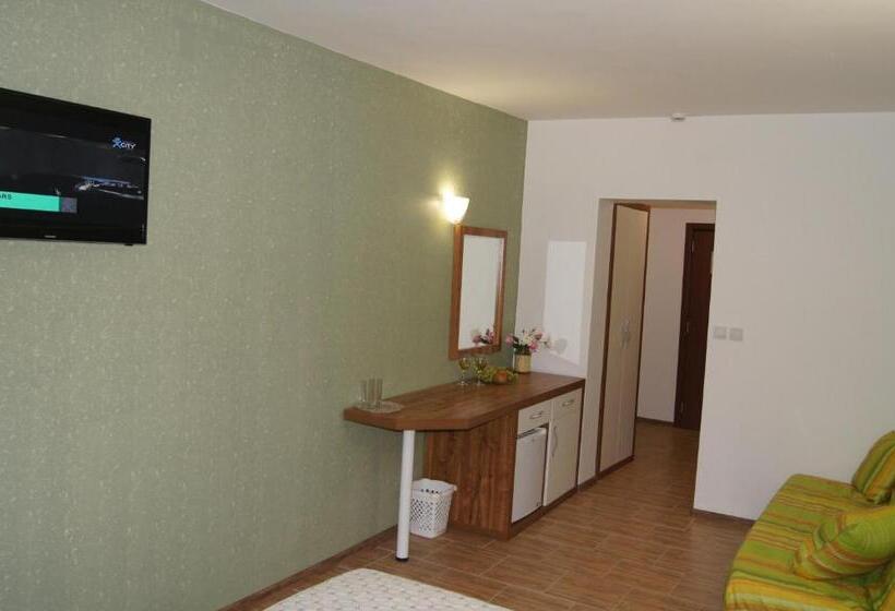 Triple Room Sea View, Elizabeth Dy Boutique