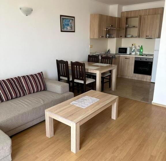 プールの見える1ベッドルームアパートメント, Elizabeth Dy Boutique