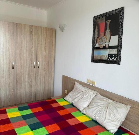 プールの見える1ベッドルームアパートメント, Elizabeth Dy Boutique