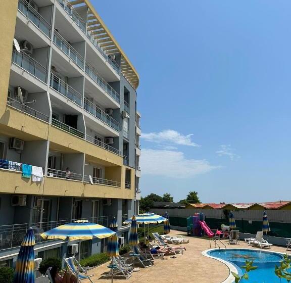 プールの見える1ベッドルームアパートメント, Elizabeth Dy Boutique