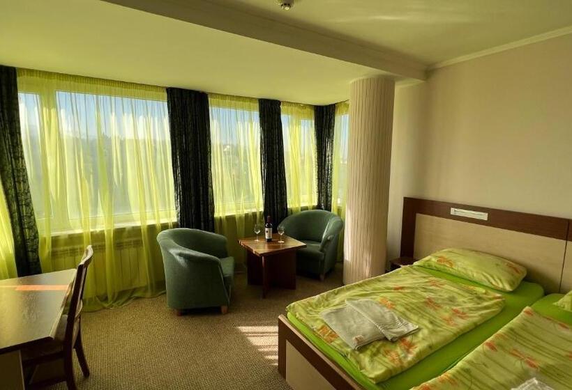 חדר דלוקס לשלושה, Gorna Banya