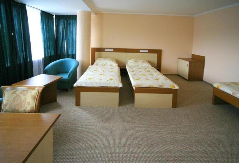 חדר דלוקס לשלושה, Gorna Banya