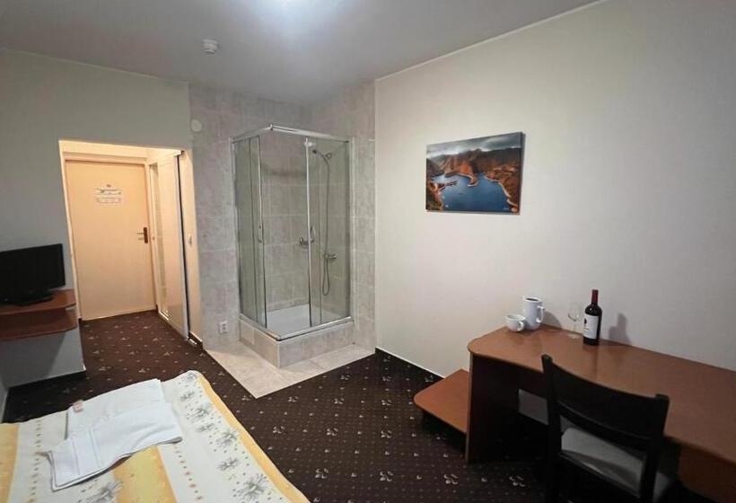 חדר אקונומי יחיד, Gorna Banya