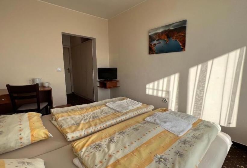 חדר אקונומי, Gorna Banya