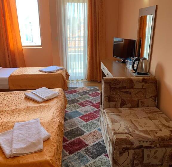스탠다드 트리플 발코니 룸, Guest Rooms Sveti Nikola