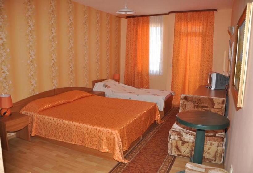 스탠다드 트리플 발코니 룸, Guest Rooms Sveti Nikola