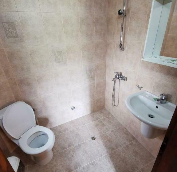 バス共有のスタンダードルーム, Hadji Neikovi Guest Houses