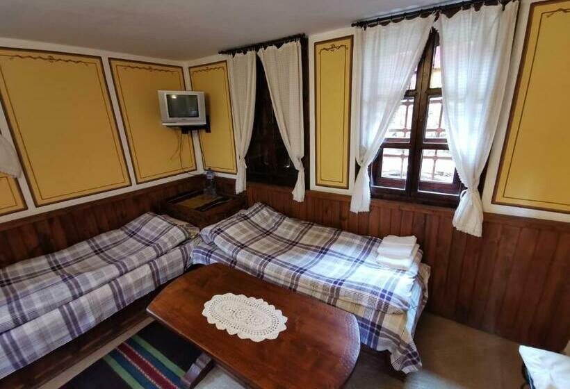 Номер Стандарт Трехместный, Hadji Neikovi Guest Houses