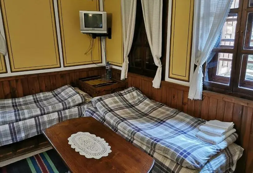 スタンダードトリプルルーム, Hadji Neikovi Guest Houses