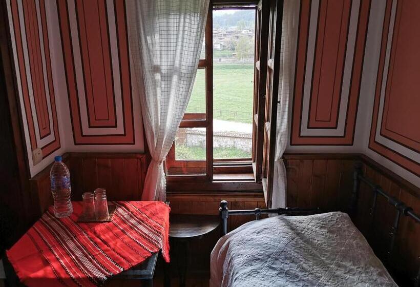 Номер Стандарт Трехместный, Hadji Neikovi Guest Houses