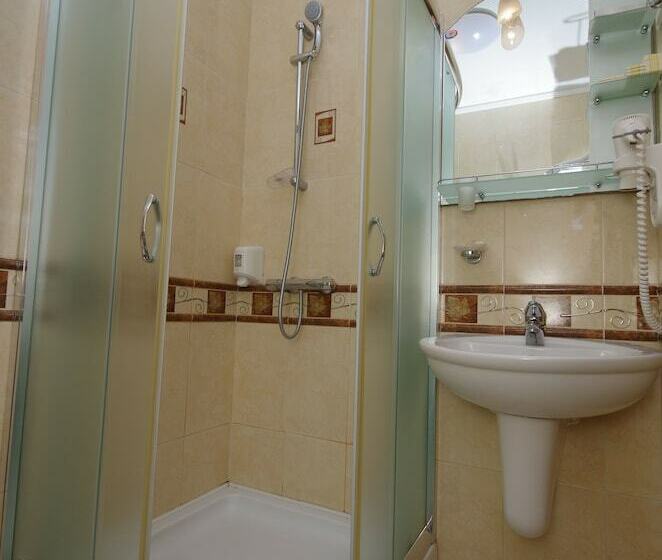 舒适型单人间, Lalov Egrek