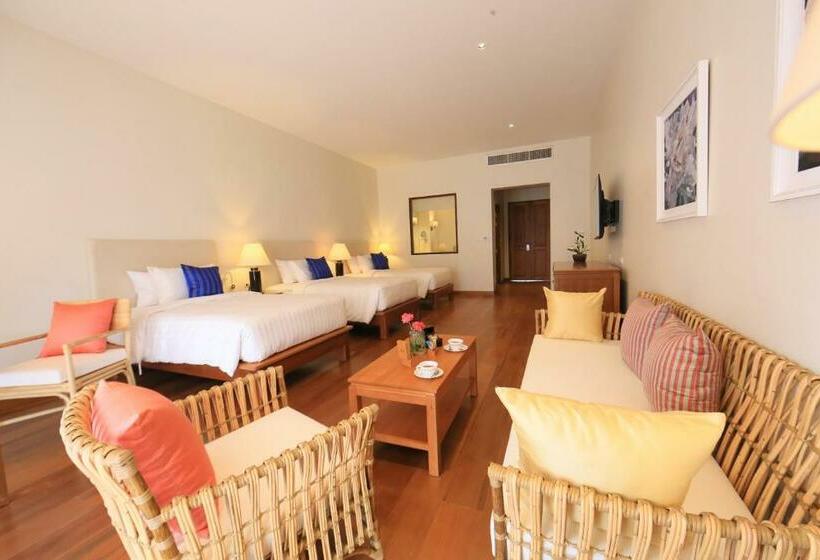 غرفة ديلوكس ثلاثية, Le Menarakhaolak