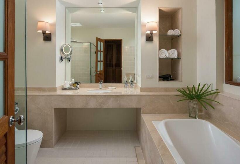 غرفة ديلوكس ثلاثية, Le Menarakhaolak