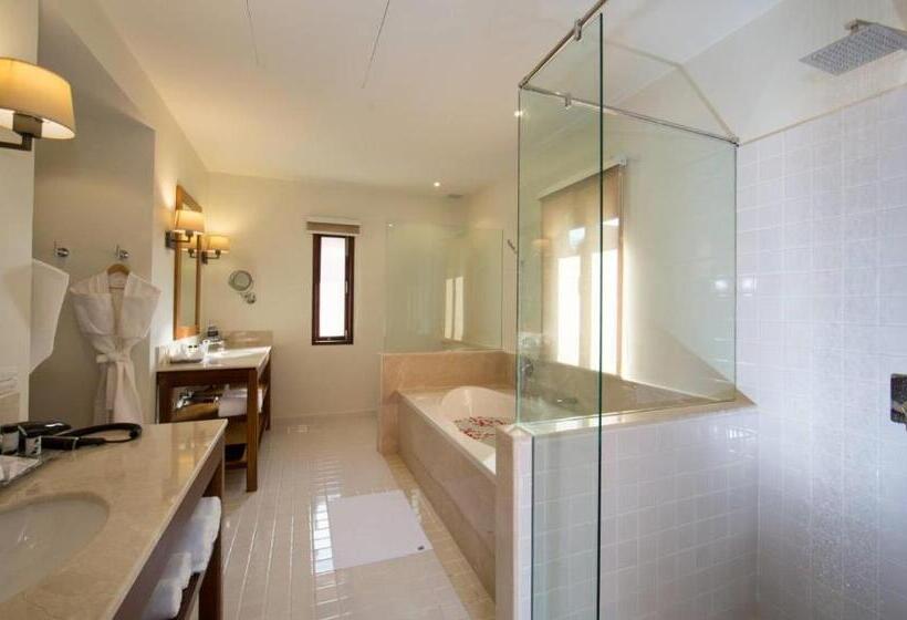 فيلا غرفتين نوم, Le Menarakhaolak