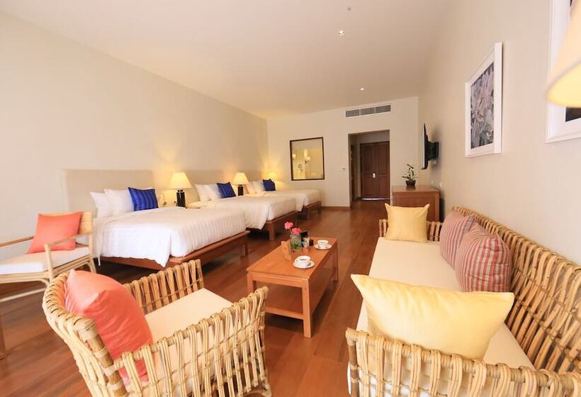 غرفة ديلوكس ثلاثية, Le Menarakhaolak