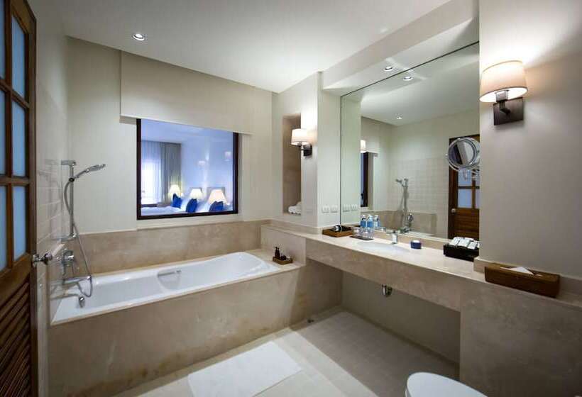 غرفة ديلوكس ثلاثية, Le Menarakhaolak