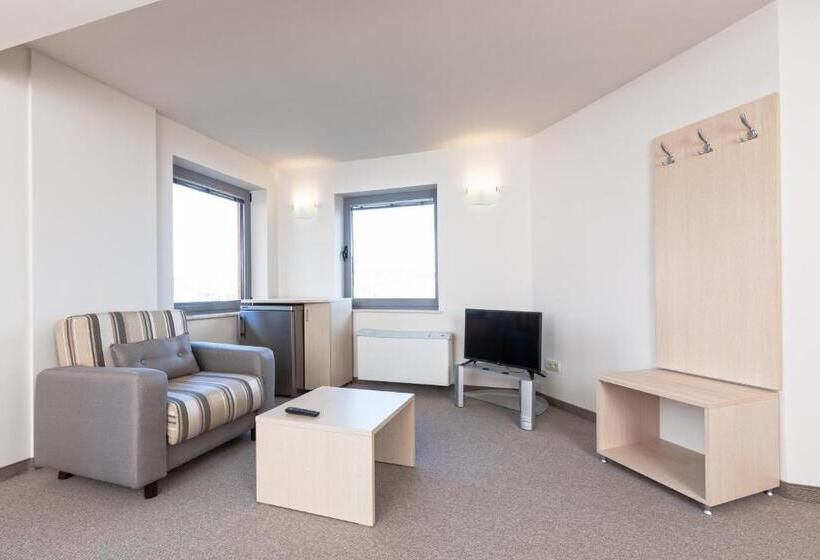 주니어 스위트 도시 전망, Neven