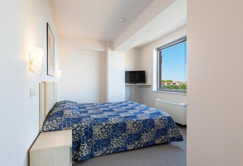 주니어 스위트 바다 전망, Neven