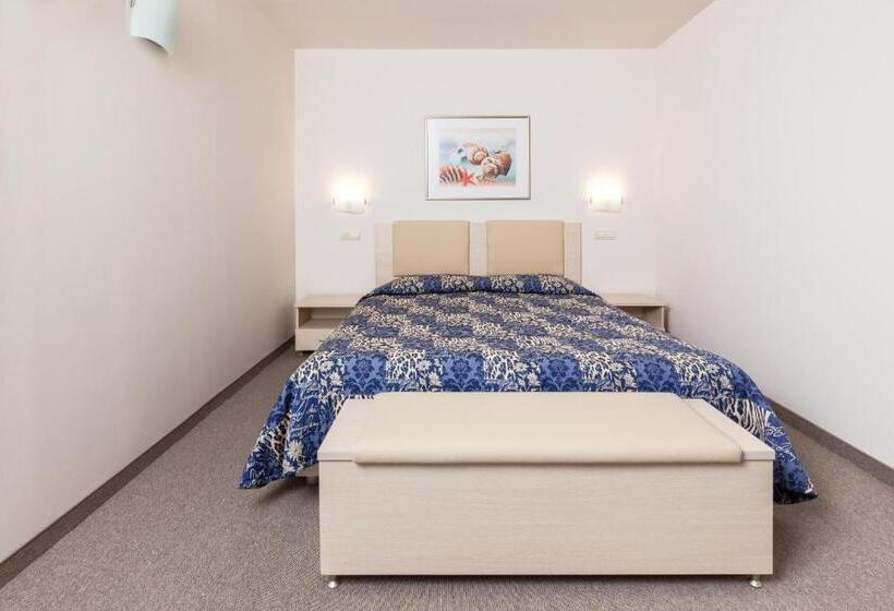 주니어 스위트 바다 전망, Neven