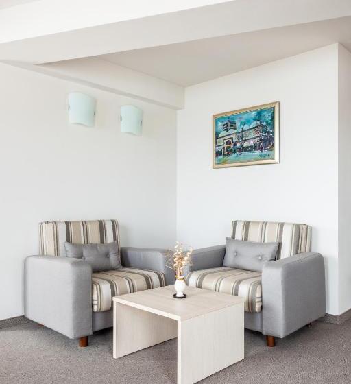 Apartamento 1 Dormitório Vista Mar, Neven